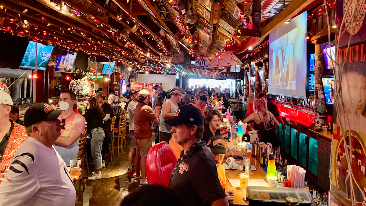 Barney’S Beanery Santa Monica